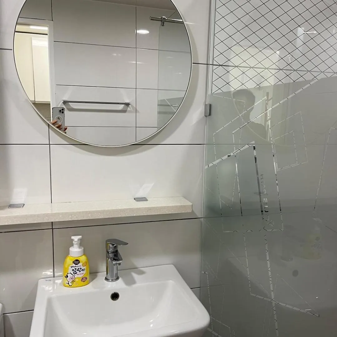 Hongdae Residence 3 - 1Min From Hongik Uni Station Exit #1 Seul